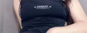 XIU Live Memek Bergetar