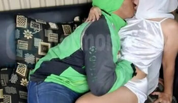 MOM ITHA Layani OJOL