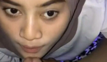 CEWE Hijab Ngewe Sambil Mabok