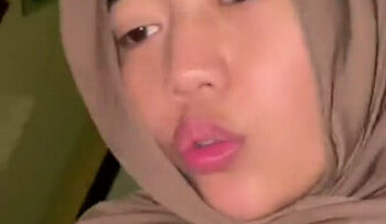 DEWWY Hijab Pacaran Ngewe