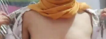 BU GURU Hijab Emang SUka Pamer Bogel