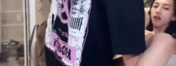 KARINA DI Genjot Di Atas Kursi