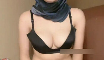 RUKA Hijab Cantik Ngangkang Omek