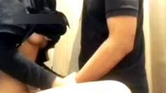 SKANDAL Karyawan Hijab Ngewe Di Toilet longdur