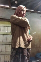 DEDE Hijab Kebaya Belajar Omek