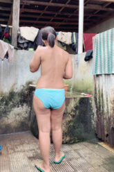 HRSTY Live Mandi Semi Outdoor Sambil Ngocok