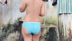 HRSTY Live Mandi Semi Outdoor Sambil Ngocok