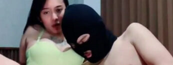 MELAYANI Tante Maniak