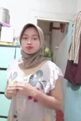 NISYA Hijab Totalitas Bogel Ngocok
