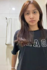 PELAJAR SUka Ngocok DIkamar mandi