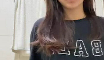 PELAJAR SUka Ngocok DIkamar mandi