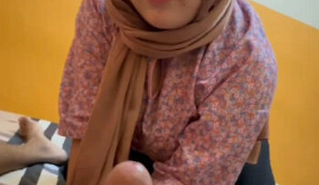 Skandal Hijab Juragan Fotocopy Dan Karyawan